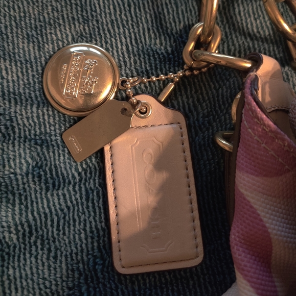 Coach purse - Picture 2 of 5